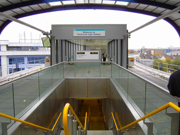 London City Airport - Station Dockland Light Railway