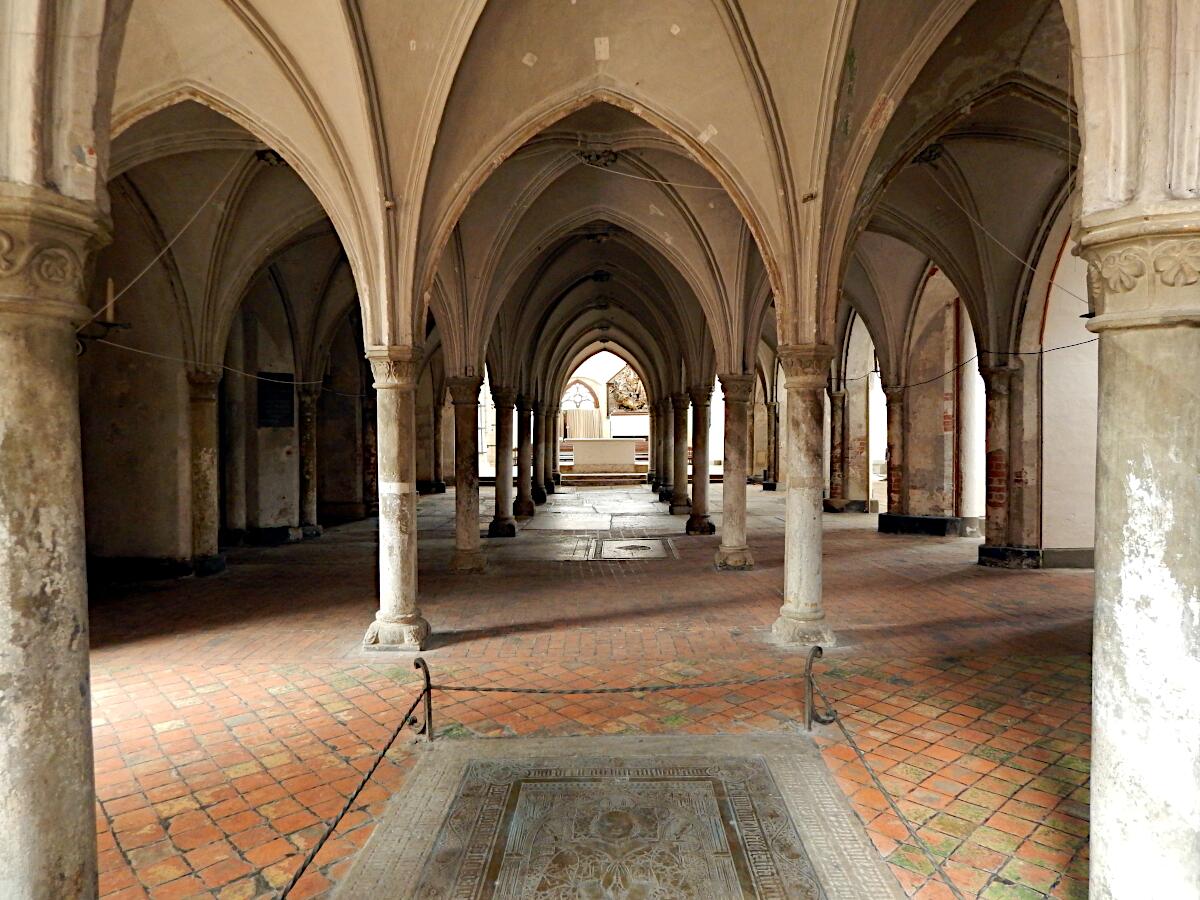 Katharinenkirche (1303-56)