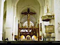 Lbecker Dom (1247) - Triumphkreuz und Altar der Kanonischen Tageszeiten