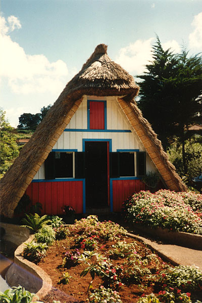 Santana - Traditionelles Bauernhaus mit Strohdach