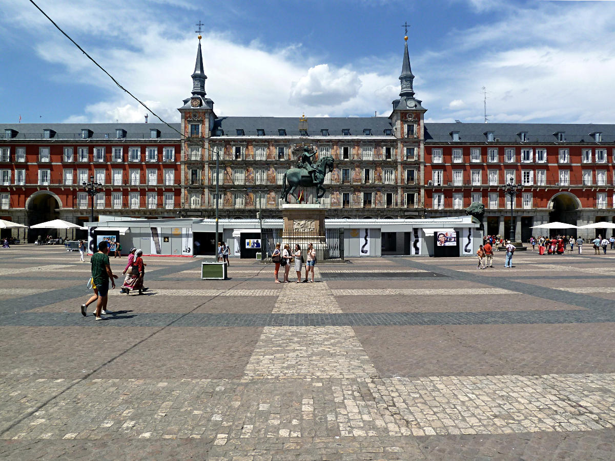 Plaza Mayor - mit Casa de la Panadera (1619; 1992)