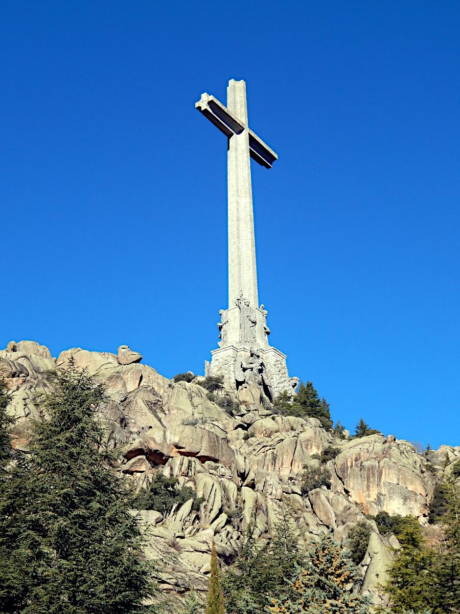 Monumento Nacional de Santa Cruz del Valle de los Ca�dos (1940-58) - welth�chstes Betonkreuz (152 m)