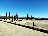 Blick �ber den Aufmarschplatz in die Sierra de Guadarrama