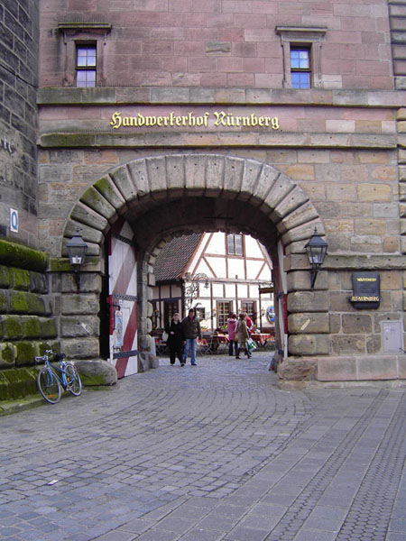 K�nigstor - Eingang zum Handwerkerhof