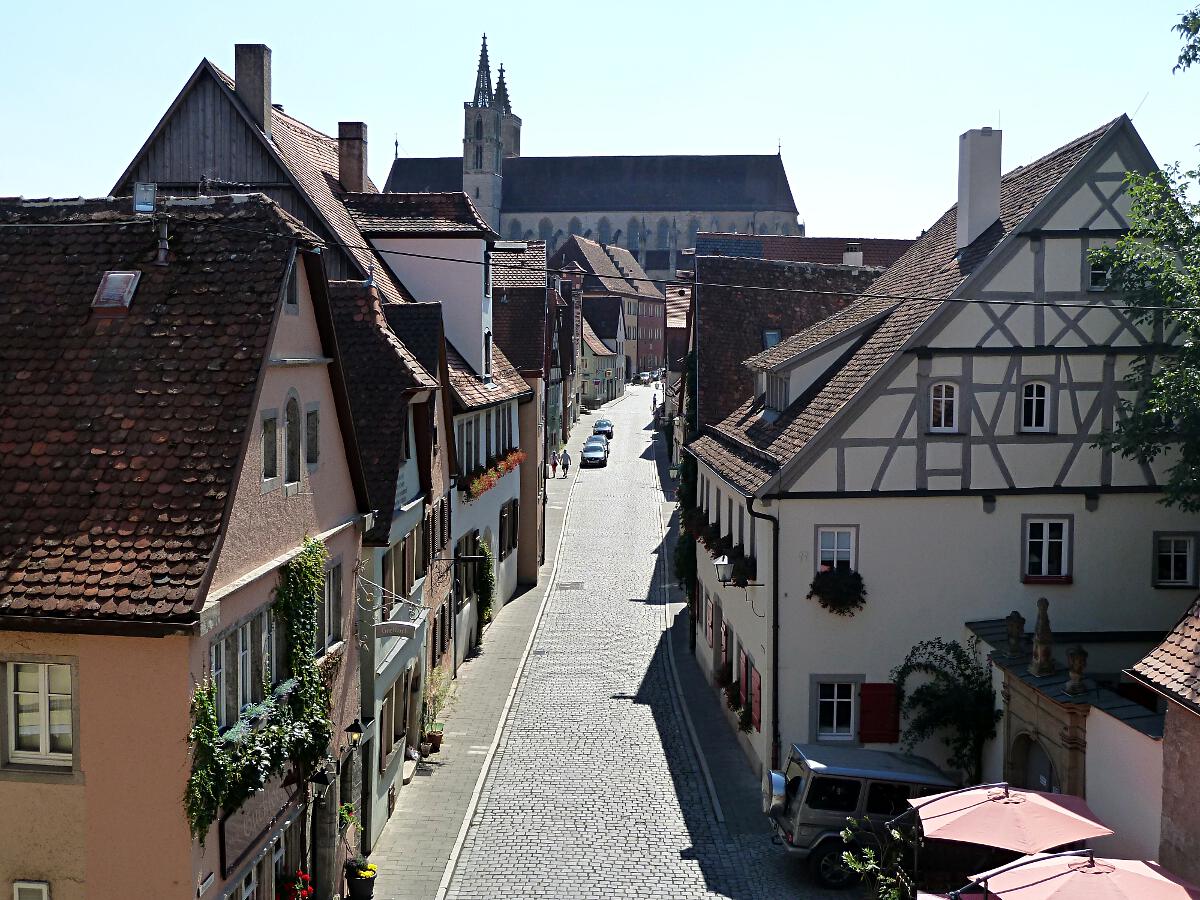 Klingengasse - im Hintergrund St.-Jakobs-Kirche