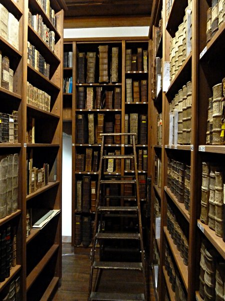 Ev. Stadtkirche St. Johannes und St. Martin (ab 1469) - Kapitelsbibliothek