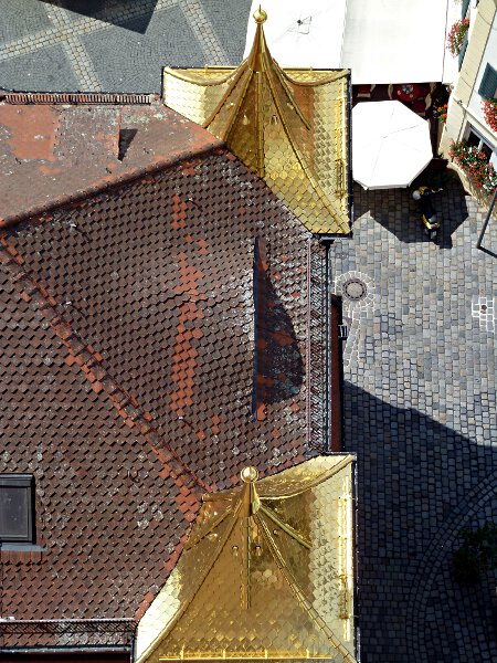 Rathaus (ab 1528) - mit vergoldeten Ch�rlein-D�chern