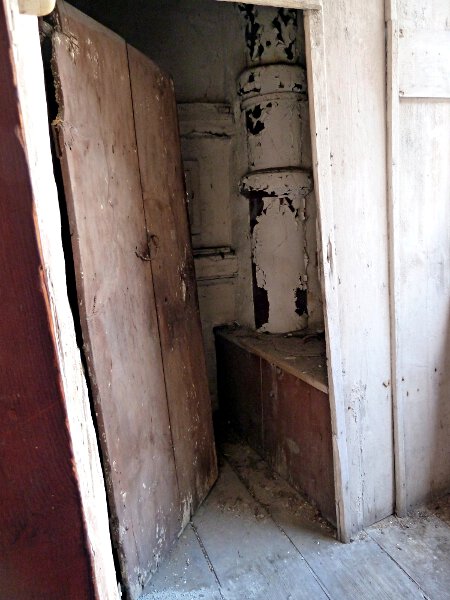 N�rnberger Stra�e 2 - ehem. Farbhaus (1735), stilles �rtchen auf h�lzernem Anbau