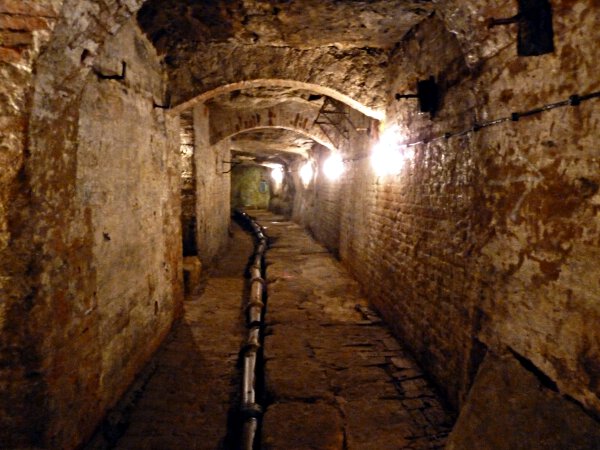 Felsenkeller Pinzenberg - Fasslager