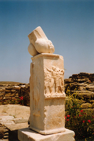 Delos - Phallus am Dionysos-Tempel