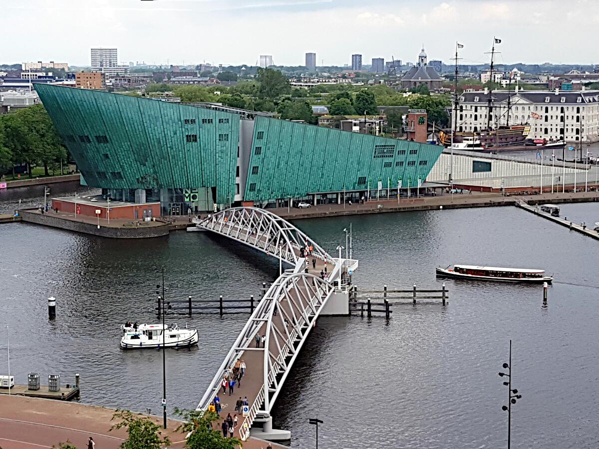 NEMO Science Museum (1997) - mit Mr. J.J. van der Veldebrug (1992)