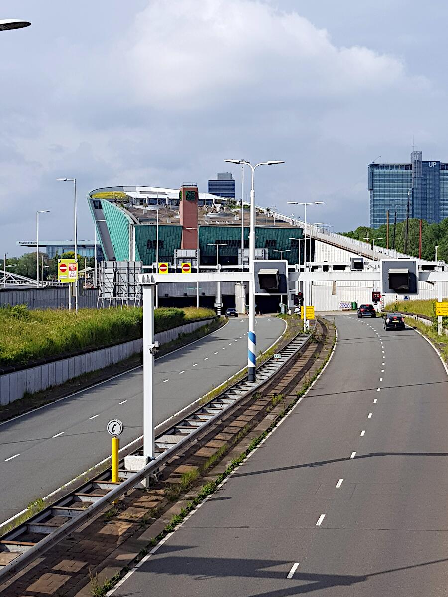 NEMO Science Museum (1997) - mit IJ-Tunnel