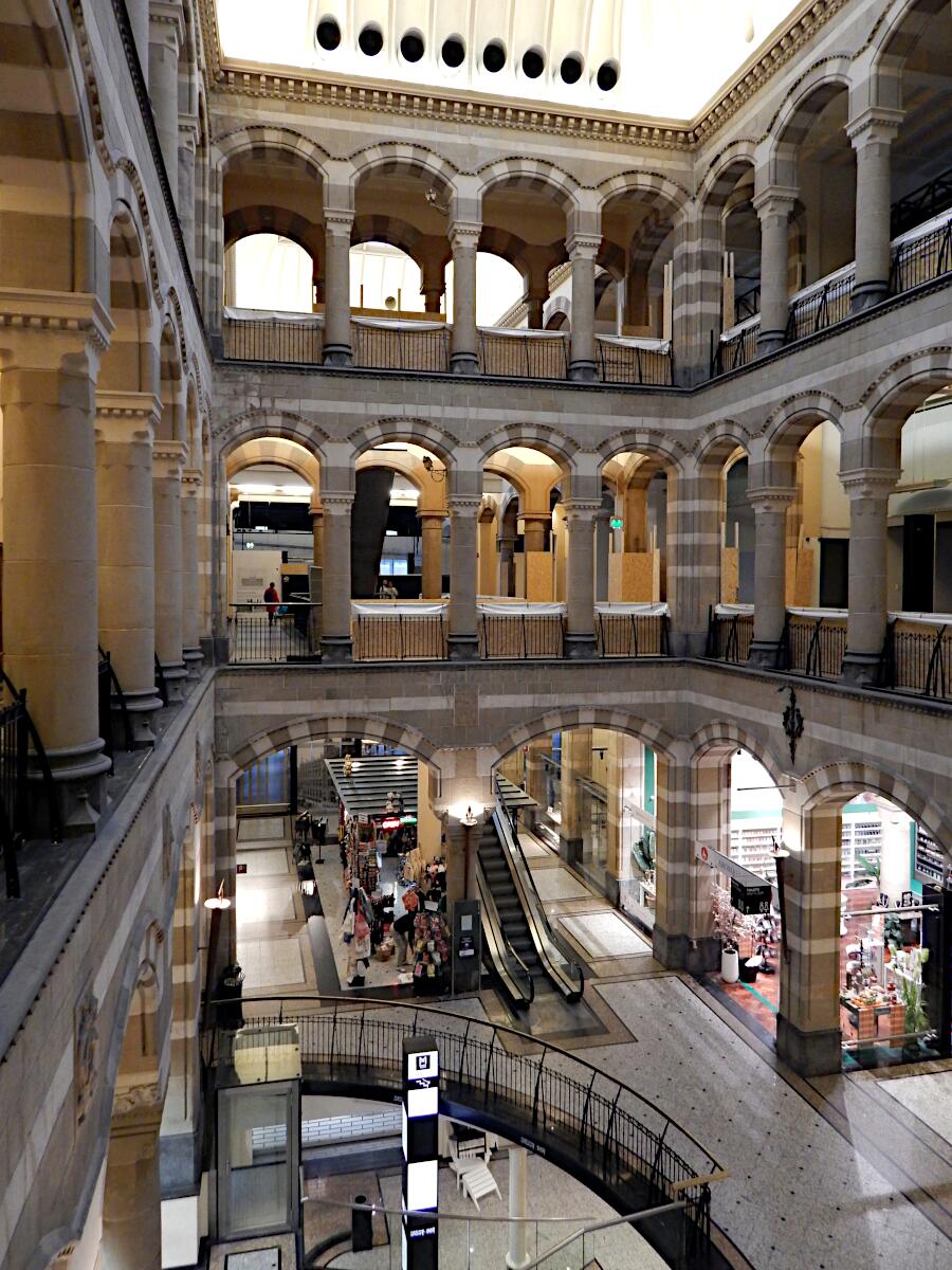 Ehem. Hauptpostamt (1895-99) - Magna Plaza