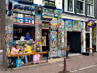 Oudezijds Voorburgwal 90 - 'The Bulldog'