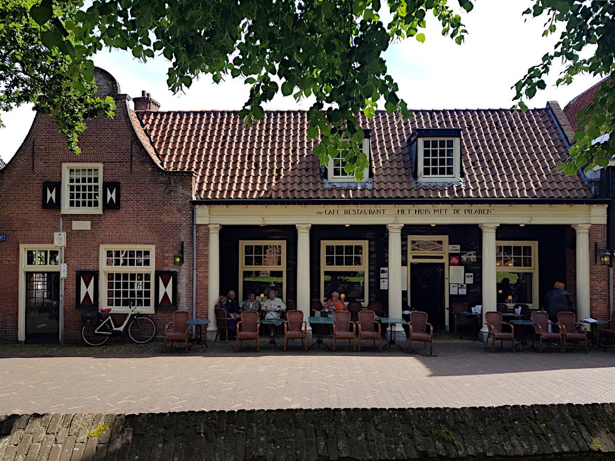 Het Huis met de Pilaren (1787; 1920)