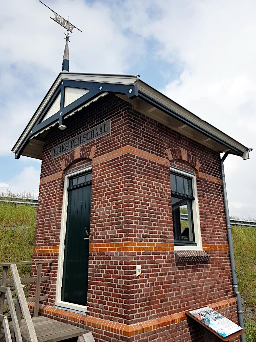 Peilschaalhuisjes Wieringen (1919)