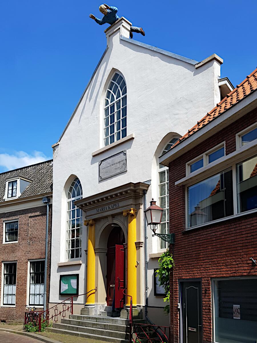 Mariakapel (1881) - mit Liggende Man (1990)