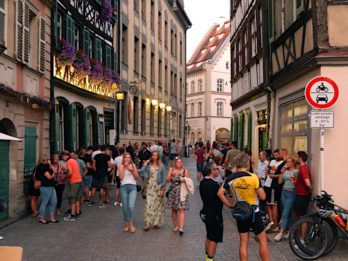 Dominikanerstrae - Straenausschank 'Schlenkerla' und 'Alt Ringlein'