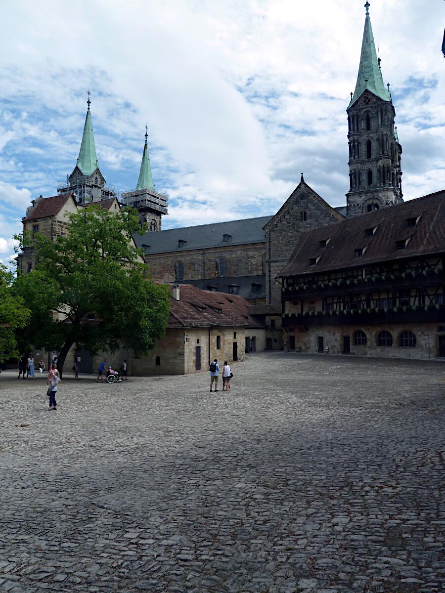 Alte Hofhaltung (15. Jh.) - Innenhof