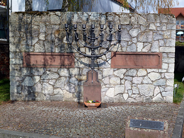 Hanauer Gasse - Mahnmal am alten Standort der j�dischen Synagoge