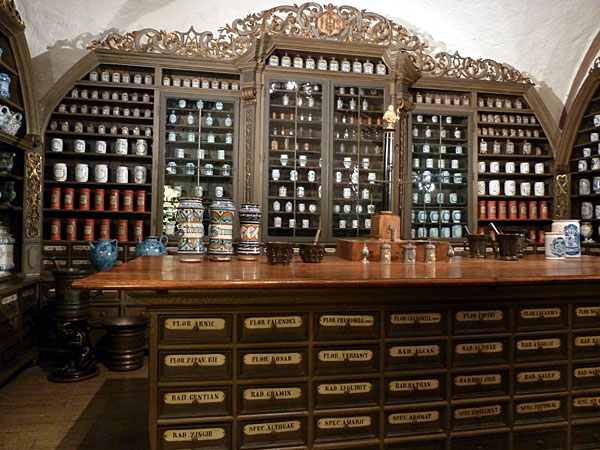 Heidelberger Schloss (ab Anfang 13. Jh.) - Deutsches Apothekenmuseum