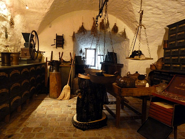 Heidelberger Schloss (ab Anfang 13. Jh.) - Deutsches Apothekenmuseum