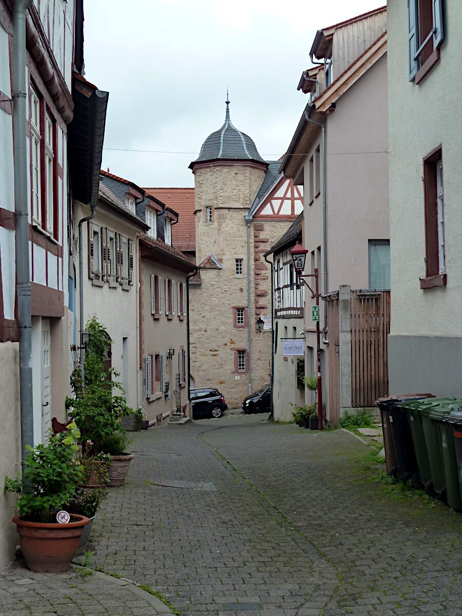 Bogengasse - im Hintergrund Kurmainzer Amtshof