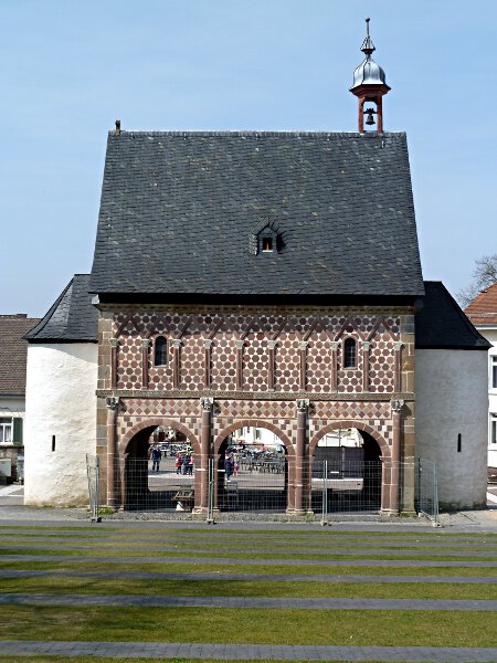 Karolingische Torhalle (um 800) - Ostansicht