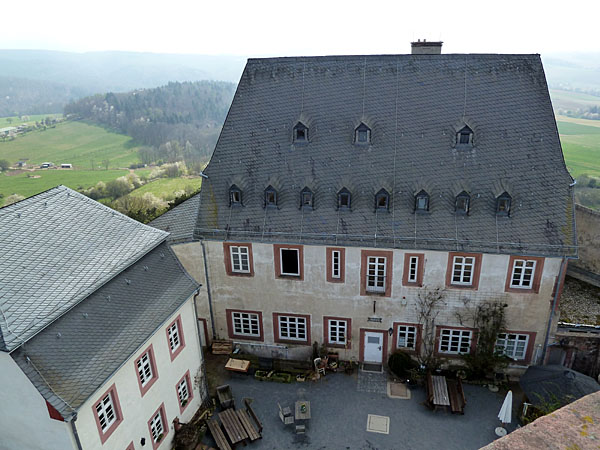 Veste Otzberg - Korporalshaus und Palas