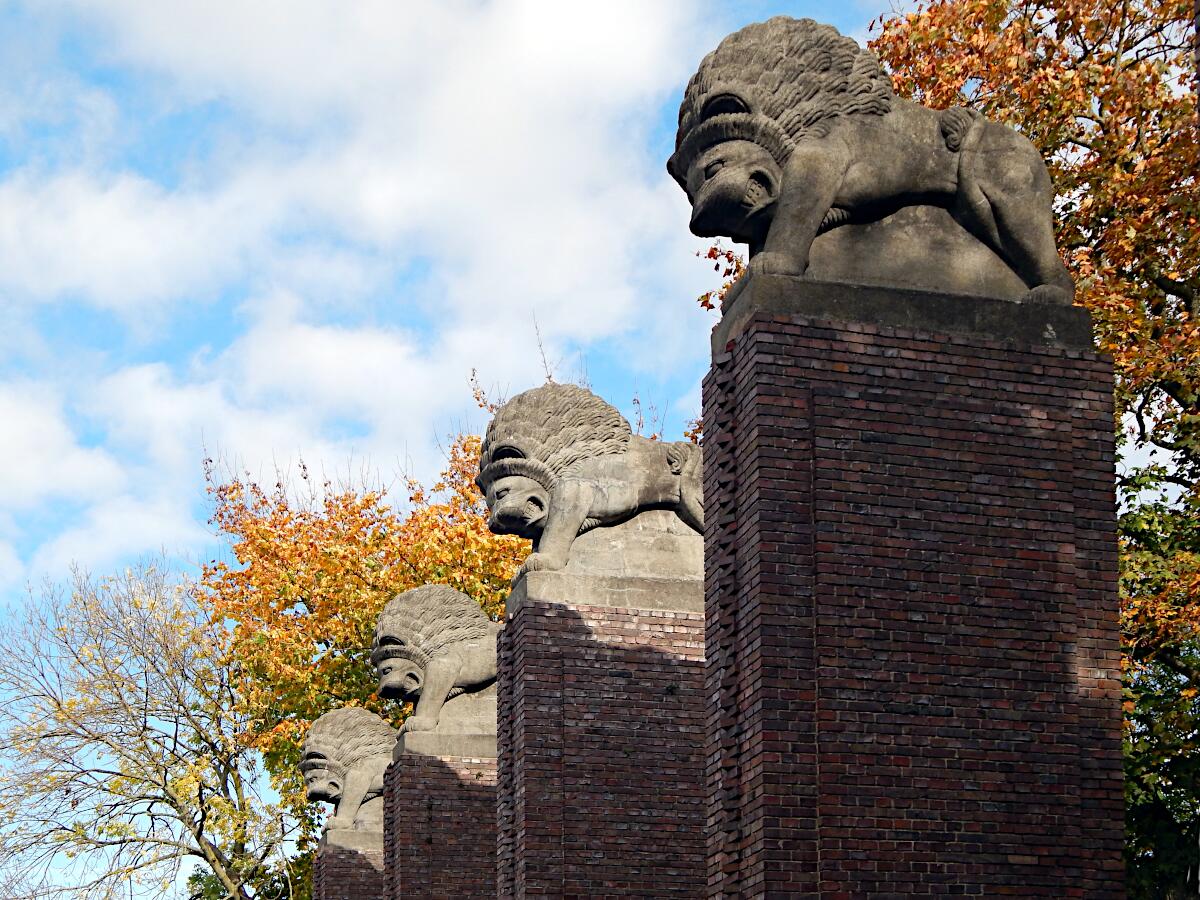 Park Rosenhhe - Lwentor (1927)