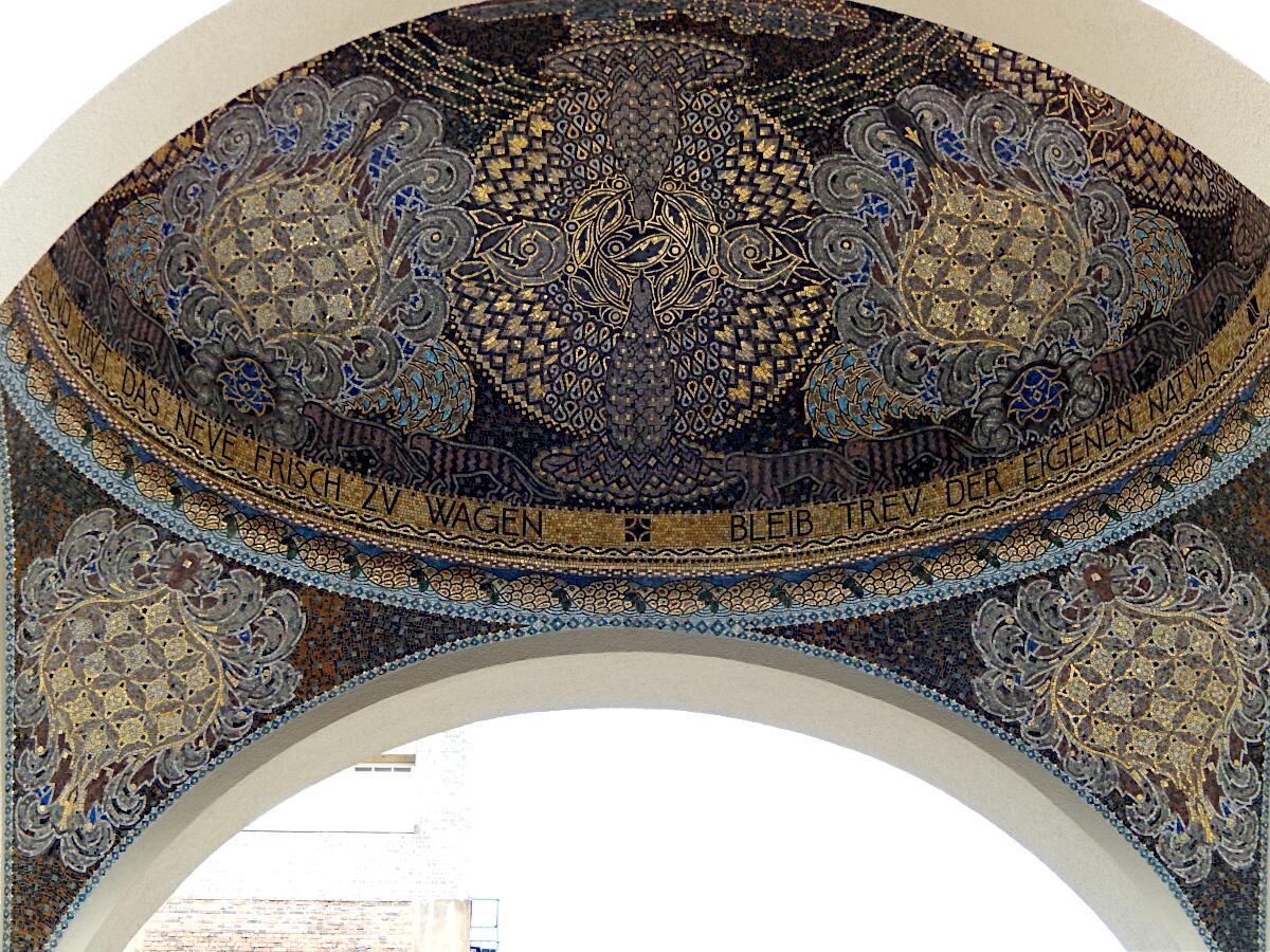 Mathildenhhe - Ausstellungsgebude mit Mosaikkuppel (1908)