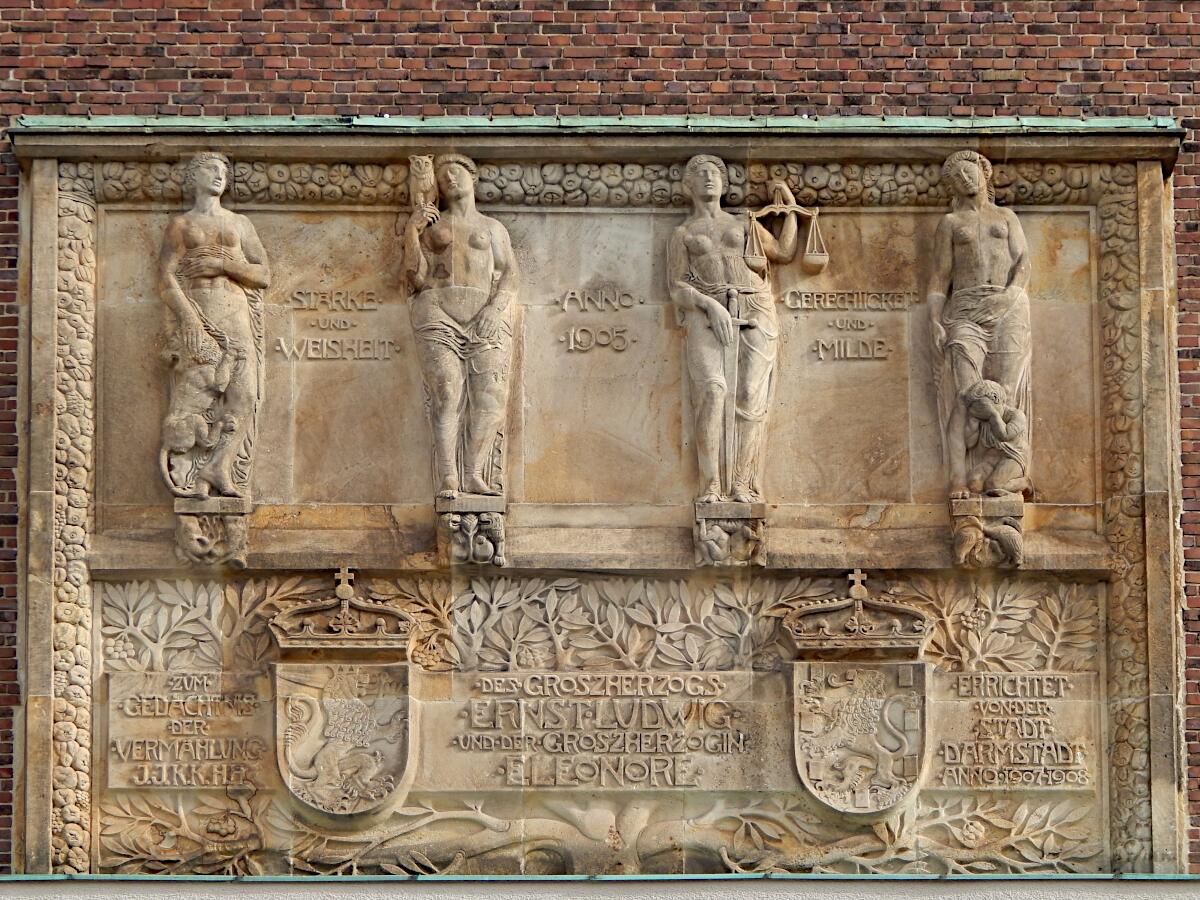 Mathildenhhe - Relief von Heinrich Jobst am Hochzeitsturm (1908)