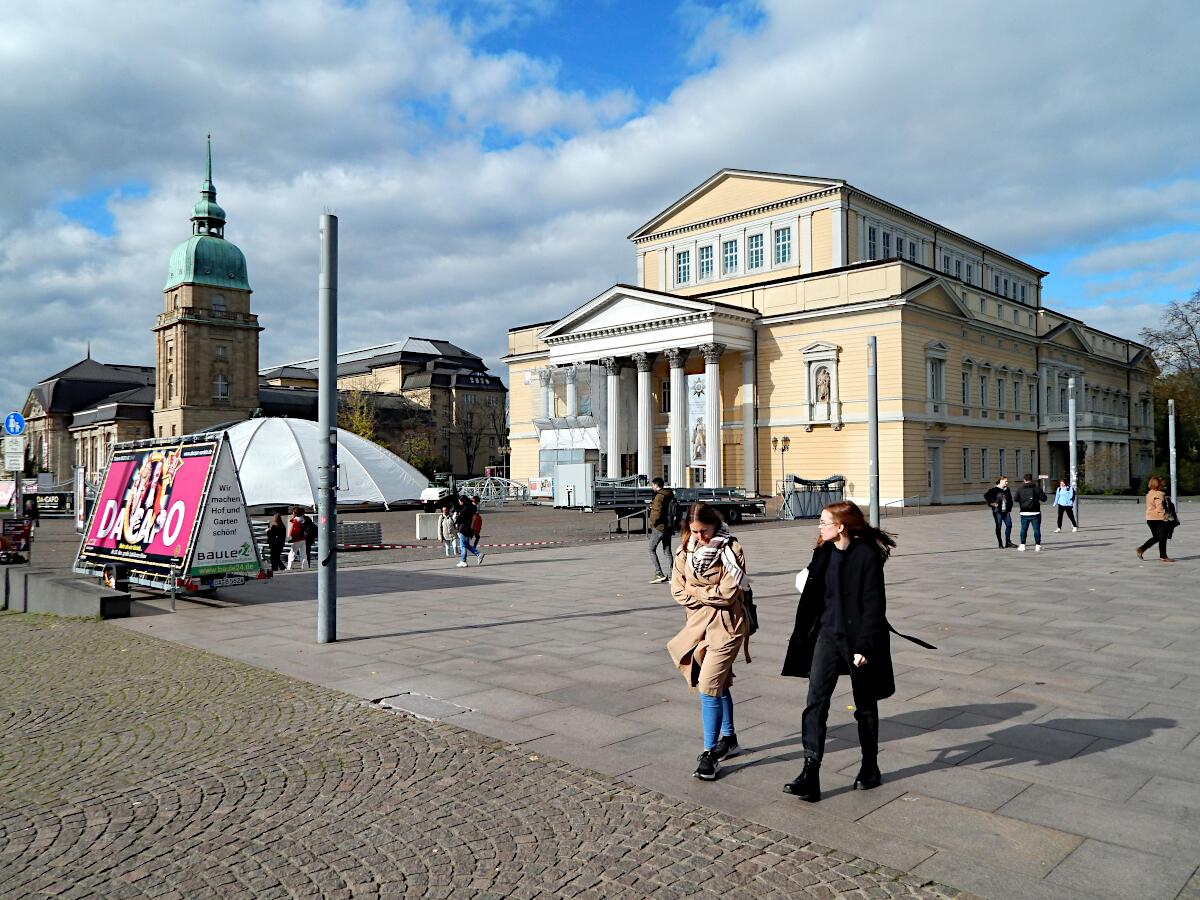 Karolinenplatz - Hessisches Landesmuseum Darmstadt und Haus der Geschichte