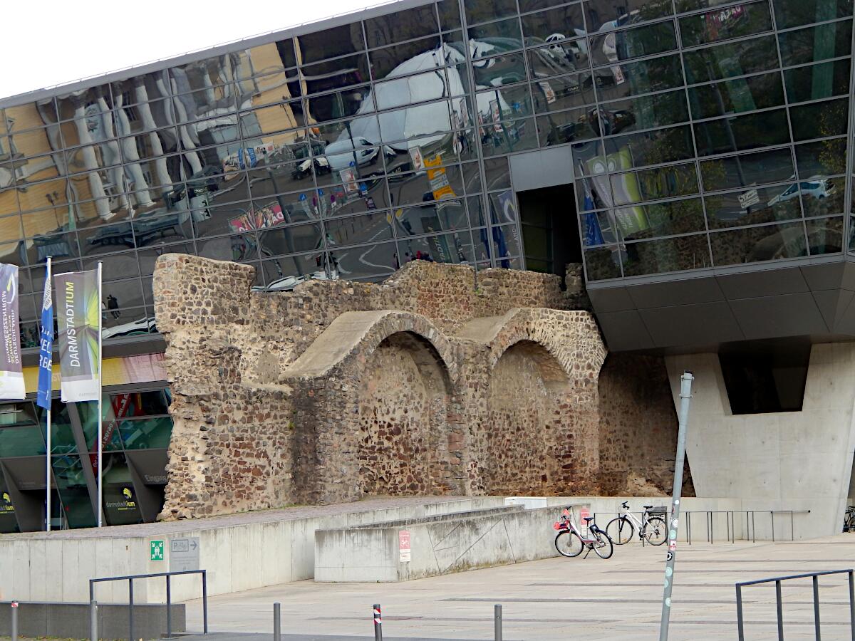darmstadtium (2007) - mit integrierter mittelalterlicher Stadtmauer