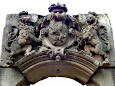 Palais Rosenhhe (1894) - altes Wappen Eingangsportal