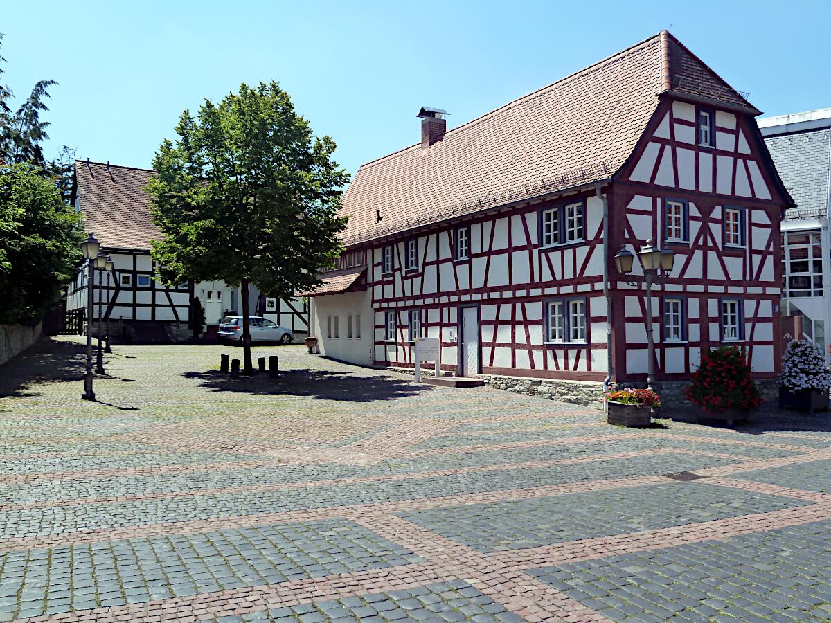 Eschenplatz 1 - Stadtmuseum (ehem. Gasthaus 'Zur Krone')