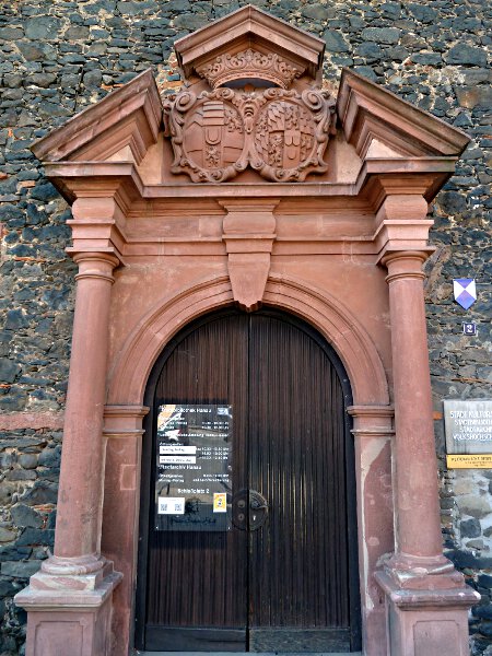 Portal Kanzleigebude (1685-91; Nebengebude des ehem. Stadtschlosses)