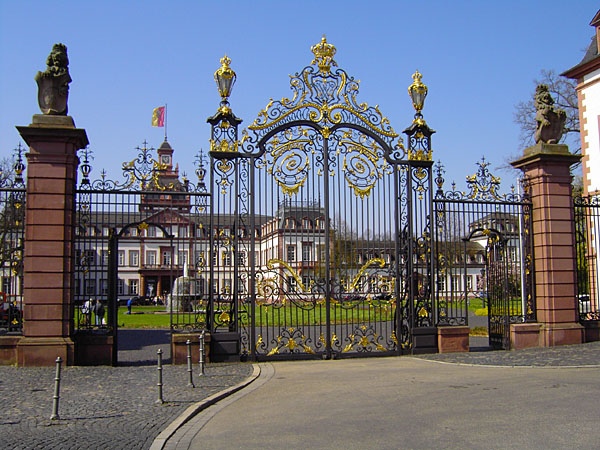 Schloss Philippsruhe - Eingangstor (1879)