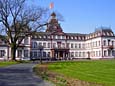 Schloss Philippsruhe - Ostansicht mit Ehrenhof