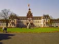 Schloss Philippsruhe - Ostansicht mit Ehrenhof