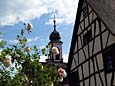 Schlossstrae - mit Kirchturm St. Ccilia