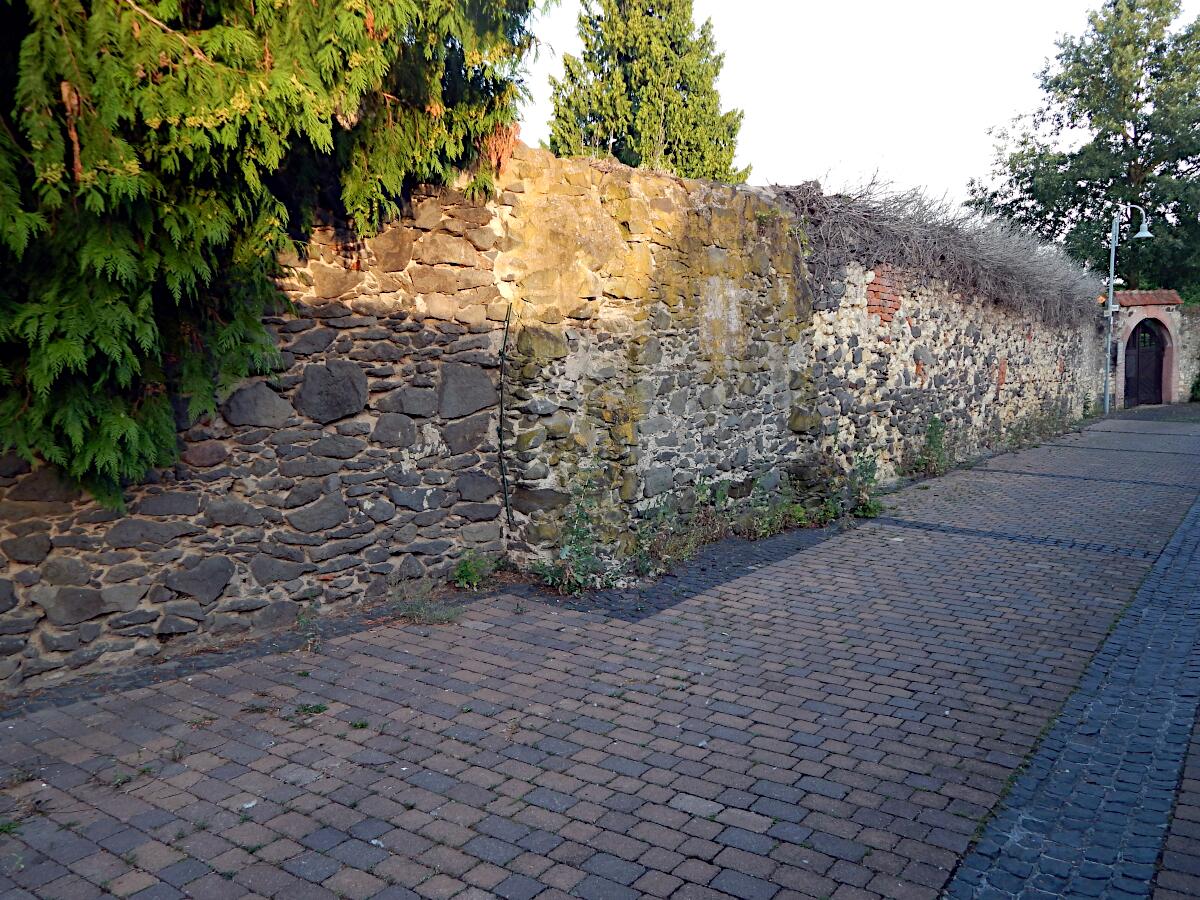 Kirchhofstrae - Reste alte Ringmauer