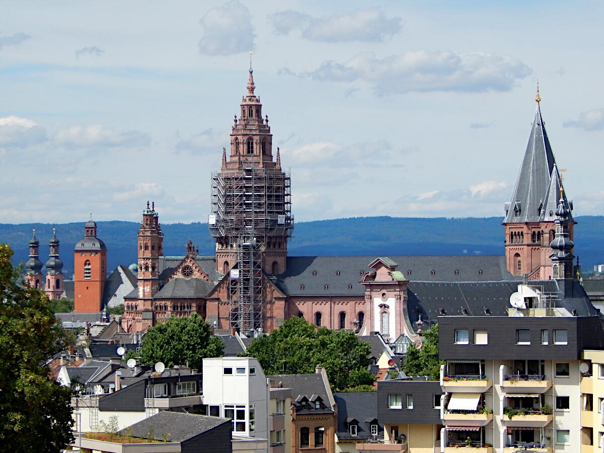 Dom St. Martin und St. Stefan (nach 975)