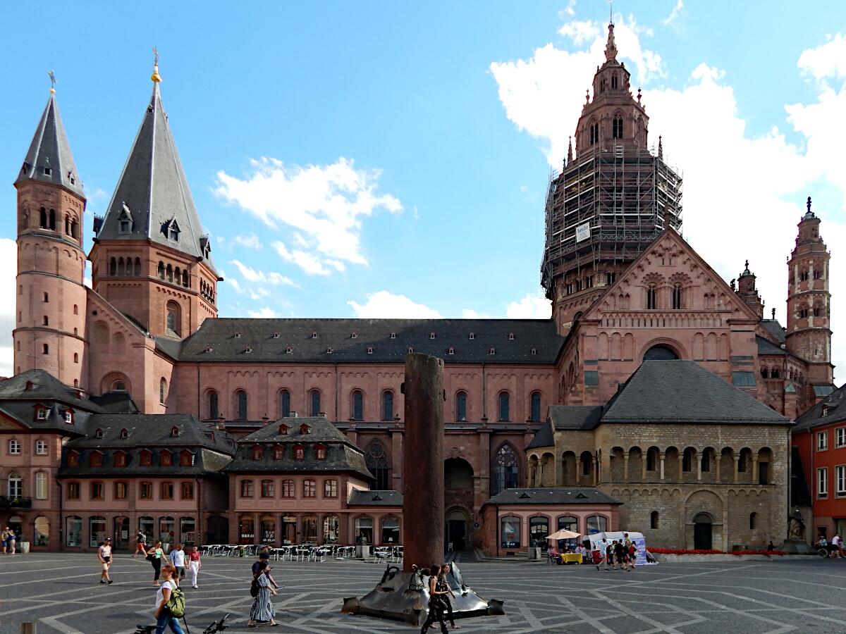 Dom St. Martin und St. Stefan (nach 975)