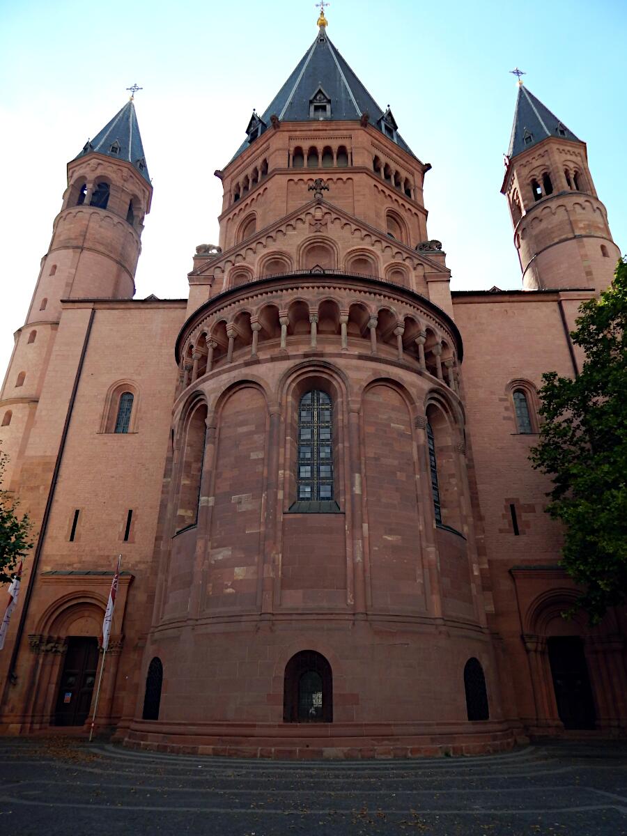 Dom St. Martin und St. Stefan (nach 975)