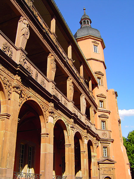 Isenburger Schloss - Stadtansicht mit Detail der Renaissancefassade (1559-64)