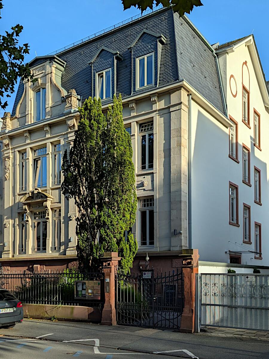Geleitstrae 94 - ehem. Schultzsches Institut (1898)