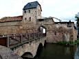 Burg Vilbel (ab 12. Jh.) - Nordwestseite mit Zugangsbrcke