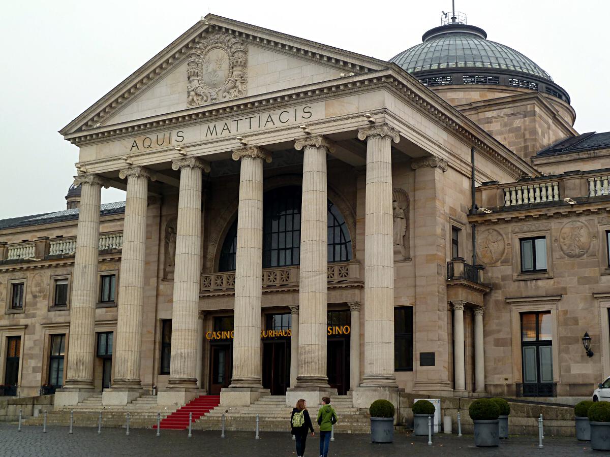 Kurhaus (1905-07) - Sulenportikus