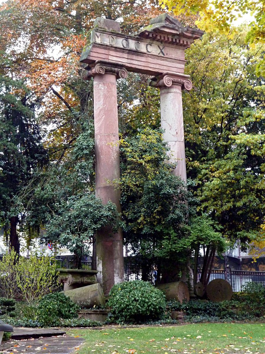 Nizzapltzchen - Sulen des alten Kurhausportikus